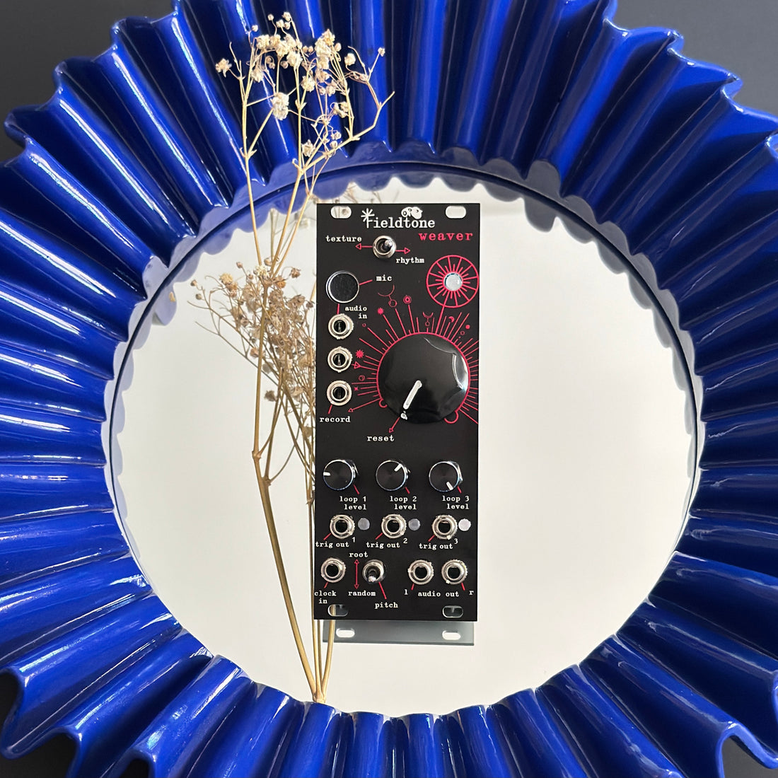 Weaver Modular - Black (Pink LED)
